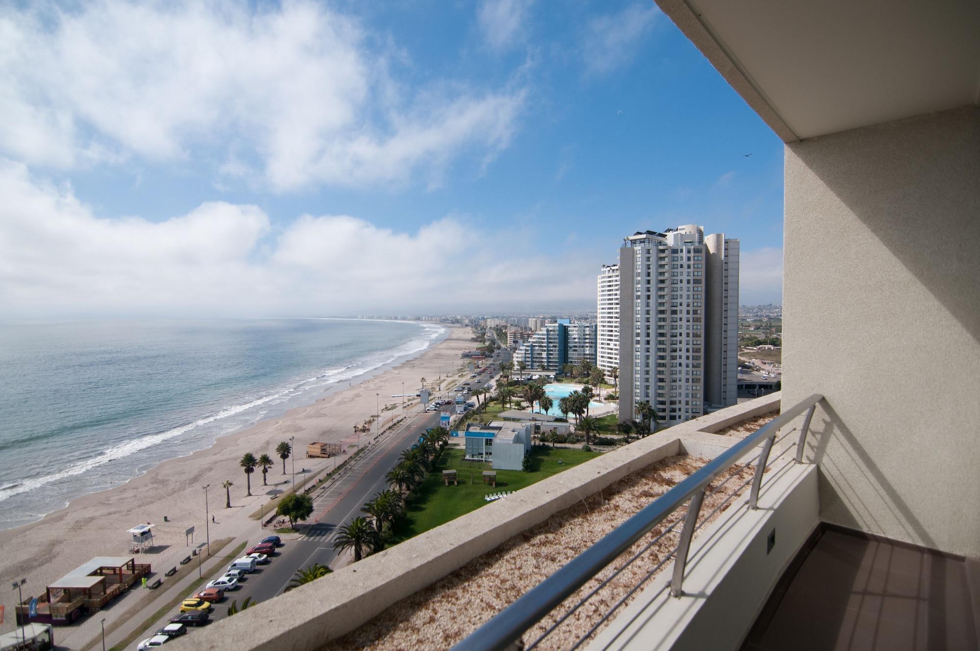 Enjoy Coquimbo Hotell Eksteriør bilde View of the beach from a balcony at the Shoreham Hotel