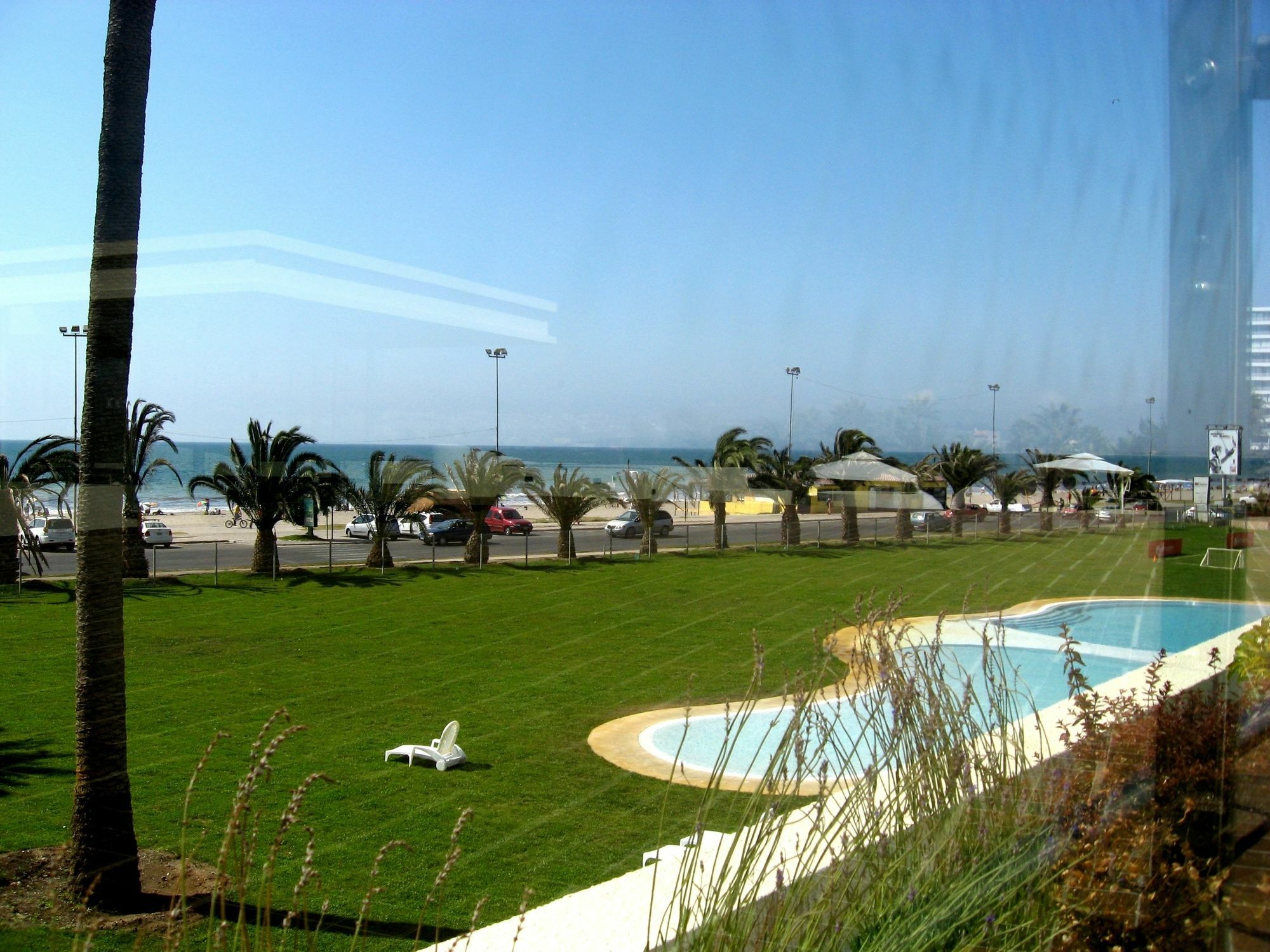Enjoy Coquimbo Hotell Eksteriør bilde View of the beach from the hotel