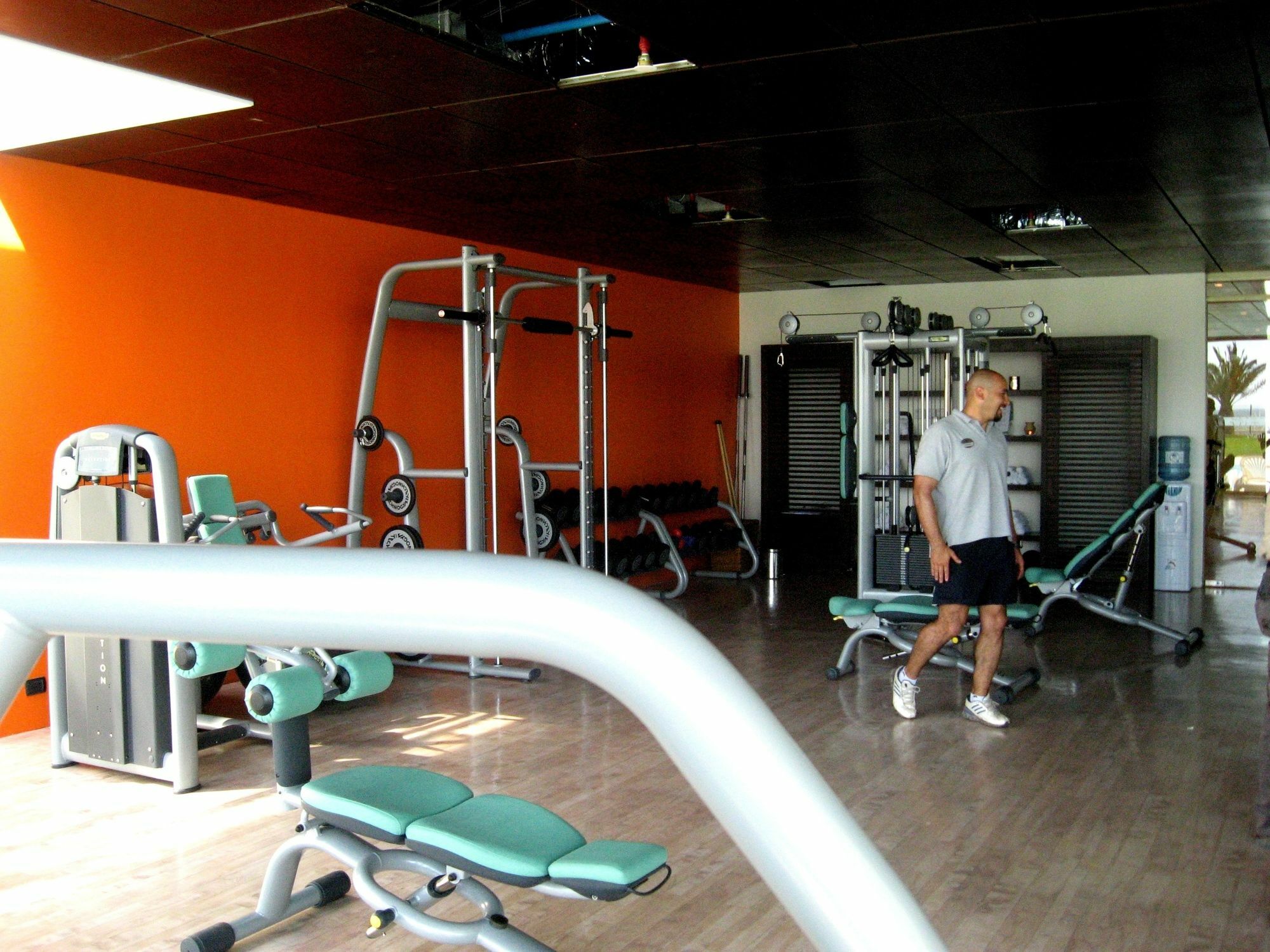 Enjoy Coquimbo Hotell Eksteriør bilde A gym in a hotel