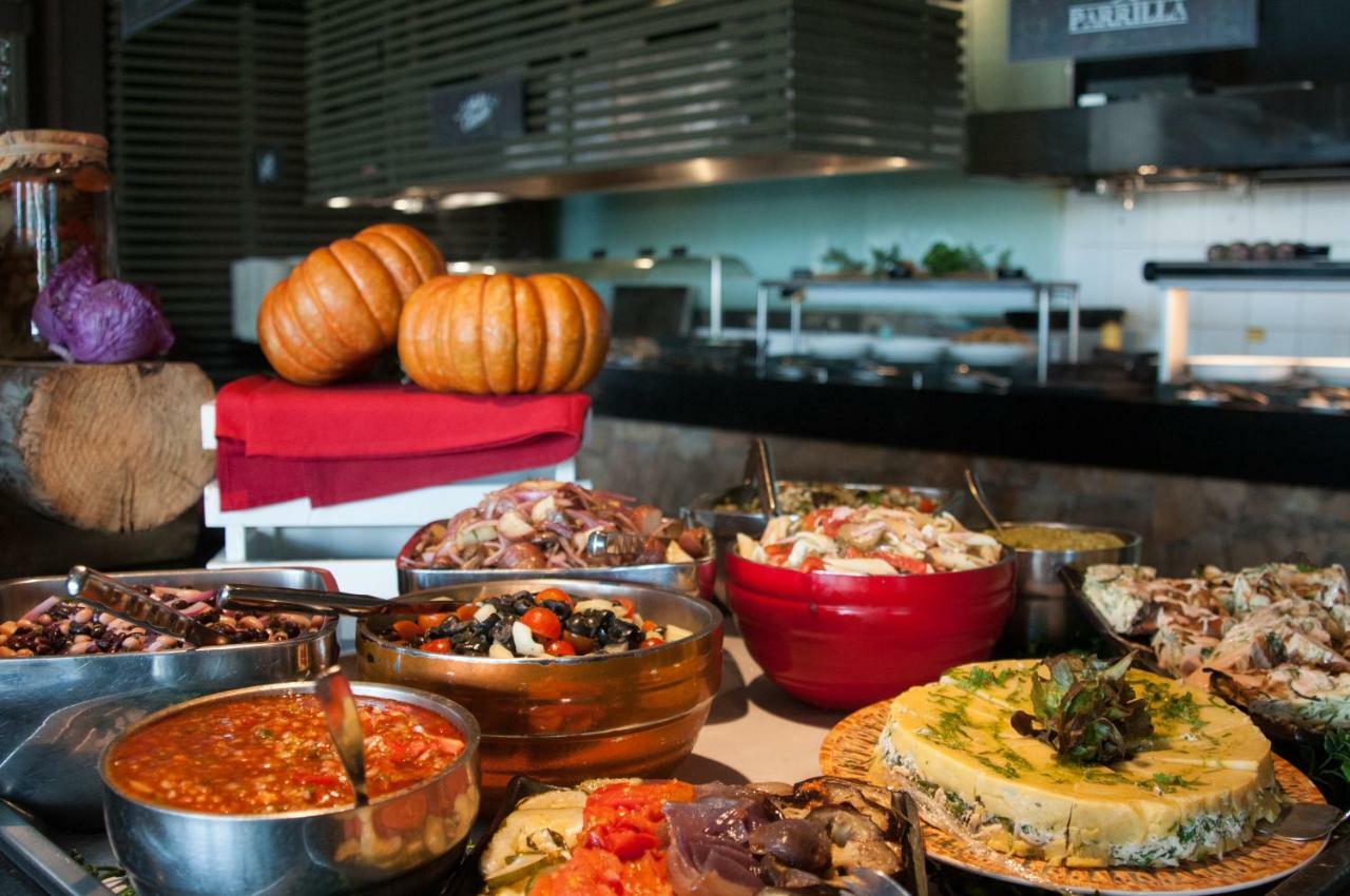 Enjoy Coquimbo Hotell Eksteriør bilde A buffet at a restaurant